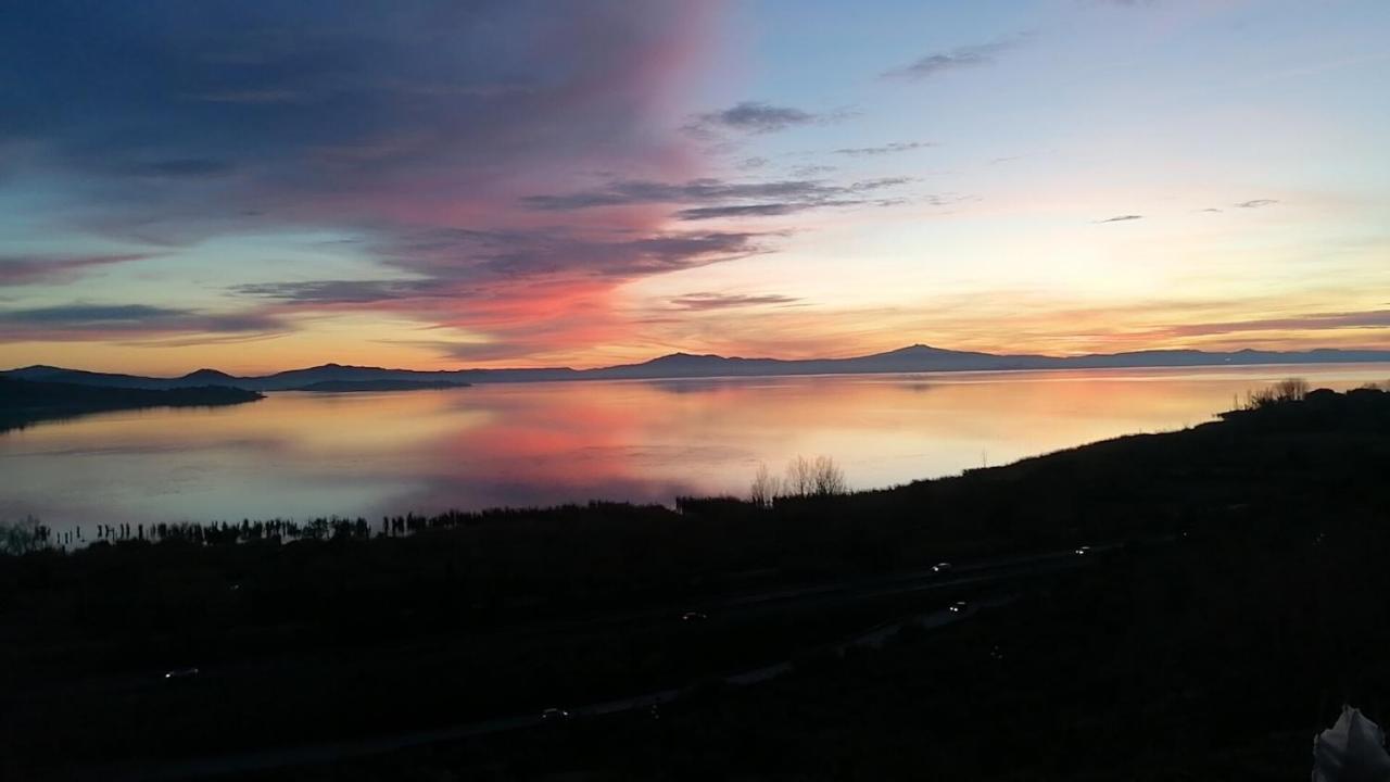 باسّينيانو سول تْرازي B&B Torre Del Lago Trasimeno المظهر الخارجي الصورة